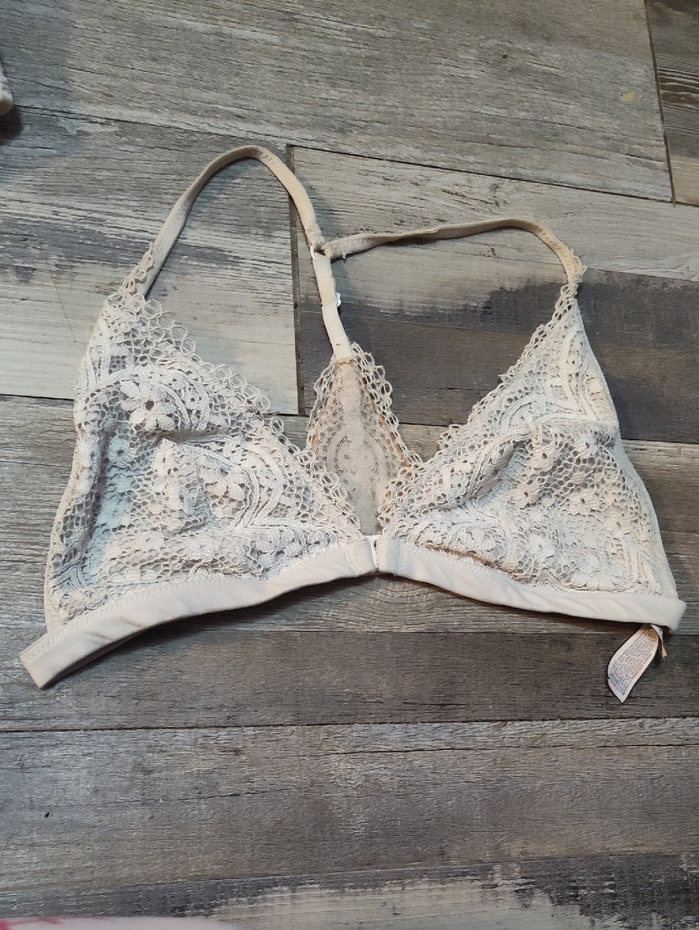5/$25 SALE Victoria's Secret Size Medium Lace Bralette in Light Cream